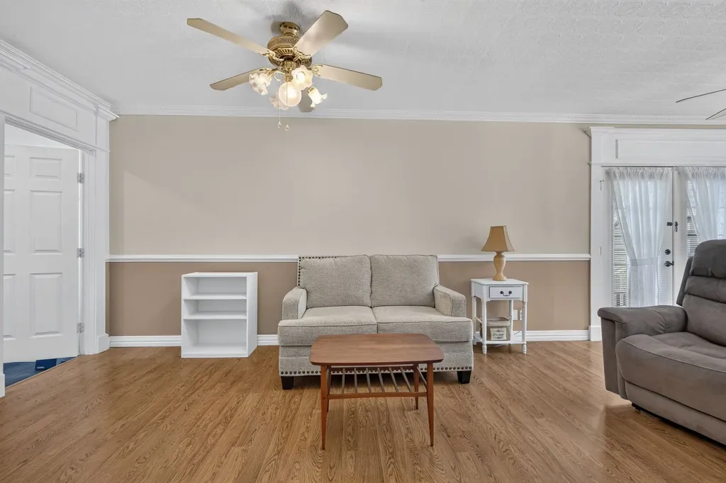 217 E 1st Street Weatherford TX 76086