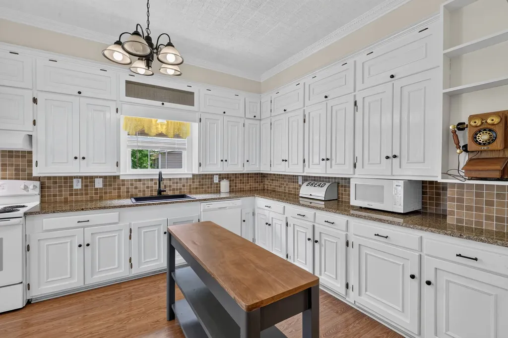 217 E 1st Street Weatherford TX 76086