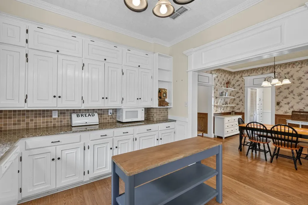 217 E 1st Street Weatherford TX 76086