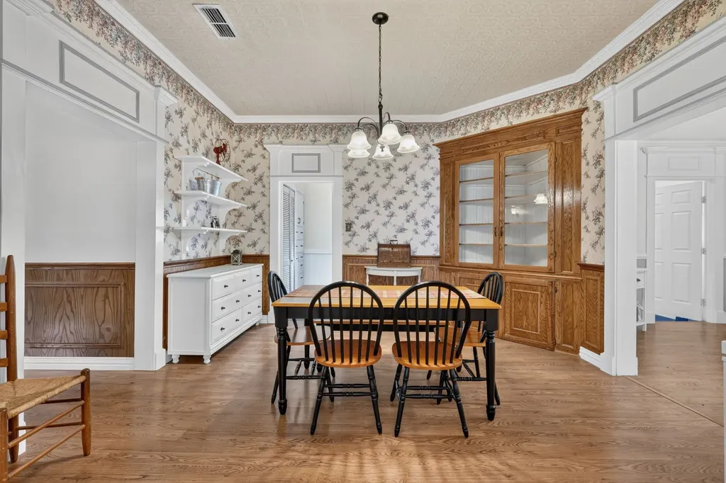 217 E 1st Street Weatherford TX 76086