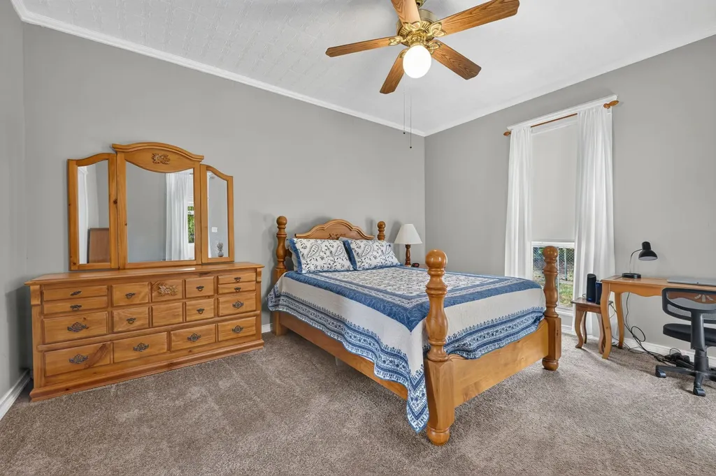 217 E 1st Street Weatherford TX 76086