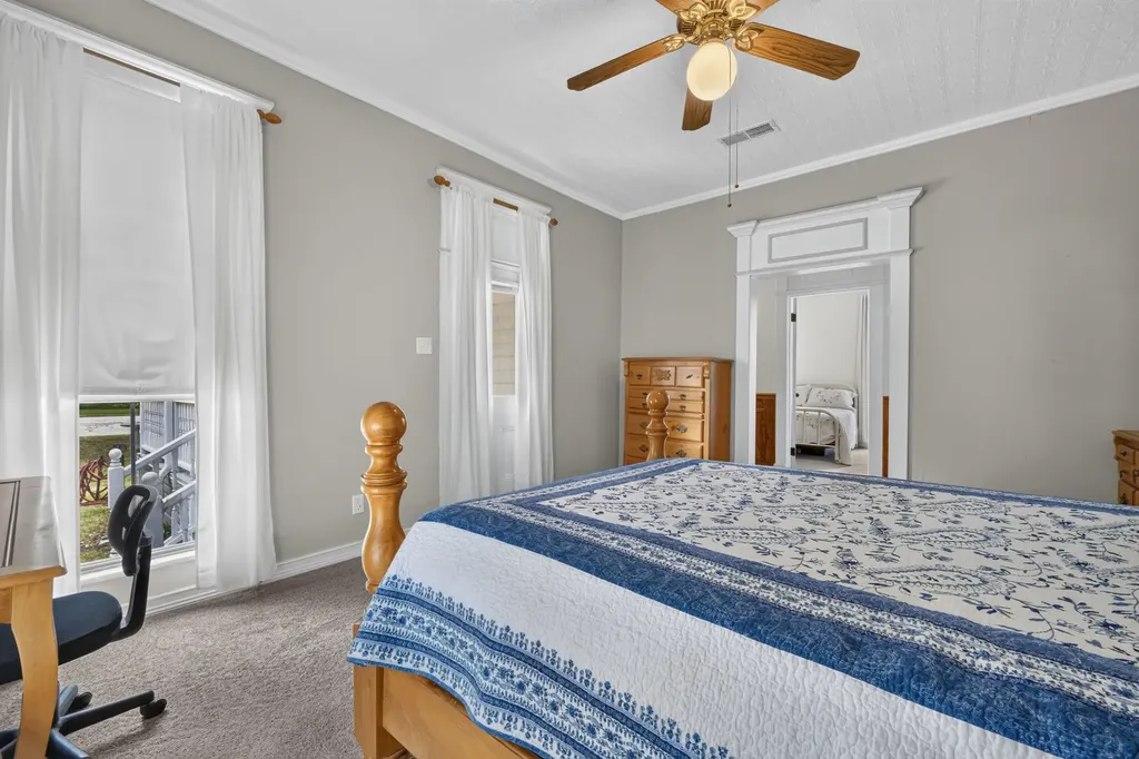 217 E 1st Street Weatherford TX 76086