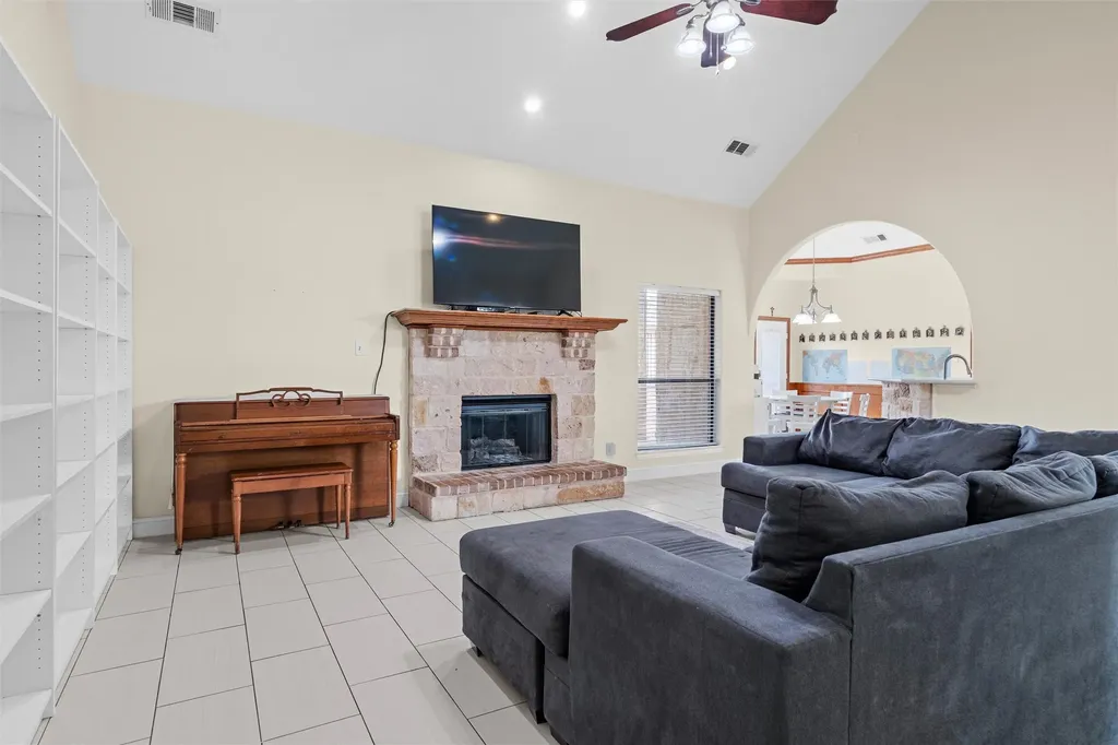 7241 Colwell Drive Midlothian TX 76065