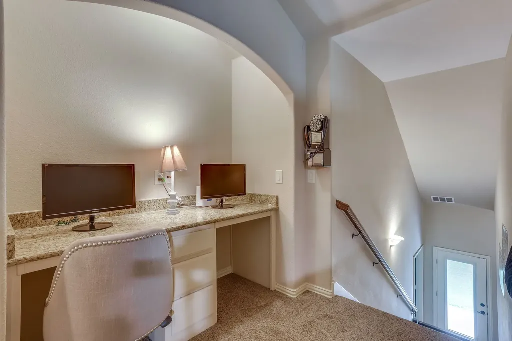 1033 Rustic Oak Way Burleson TX 76028