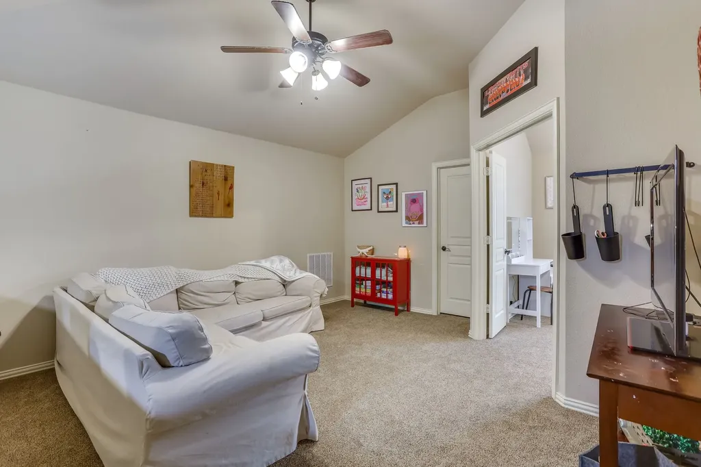 1033 Rustic Oak Way Burleson TX 76028