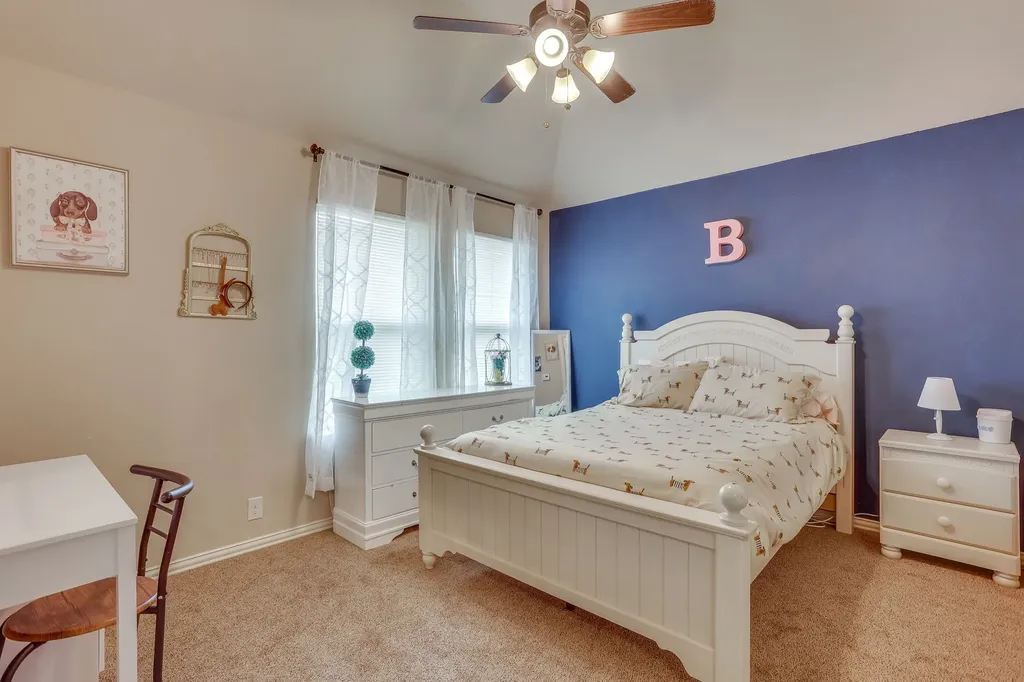 1033 Rustic Oak Way Burleson TX 76028