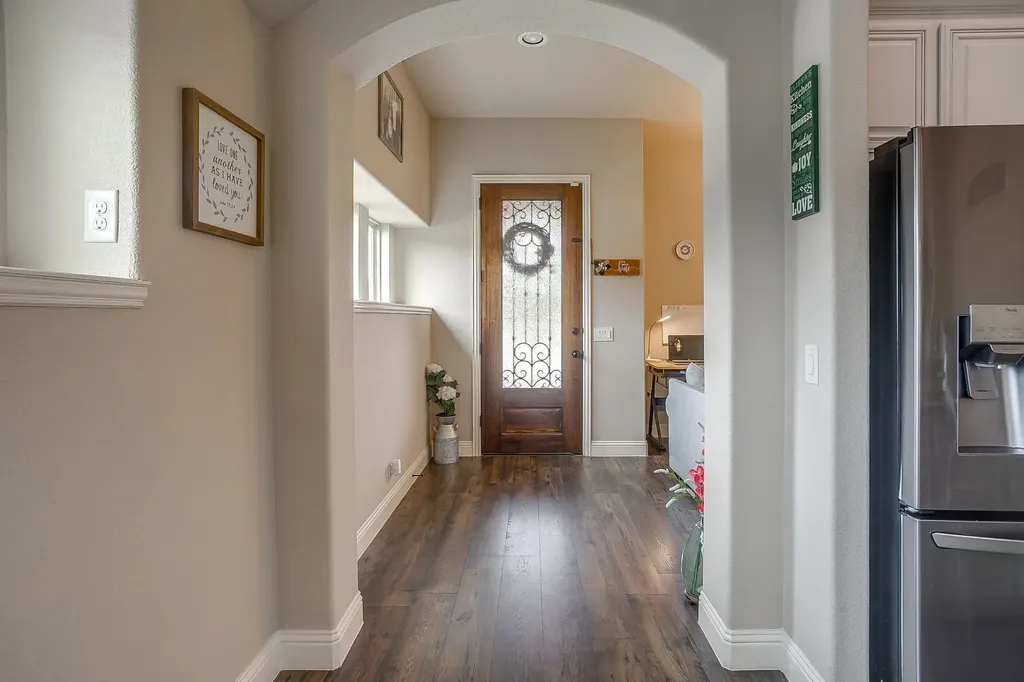 1033 Rustic Oak Way Burleson TX 76028