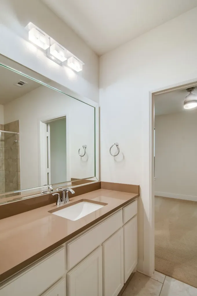 8221 Folcroft Lane Dallas TX 75231