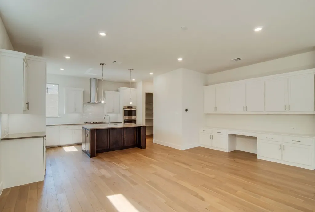 8221 Folcroft Lane Dallas TX 75231