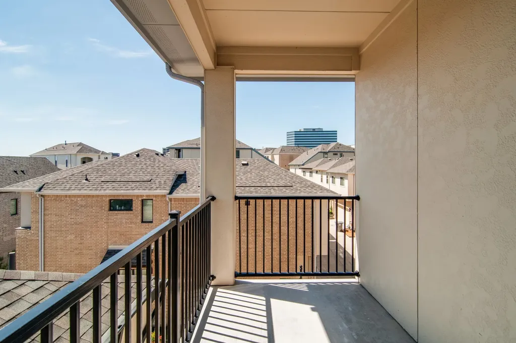 8221 Folcroft Lane Dallas TX 75231