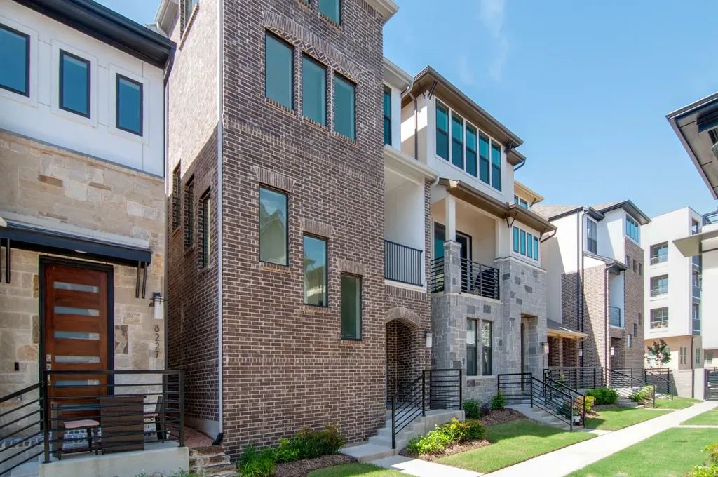 8221 Folcroft Lane Dallas TX 75231