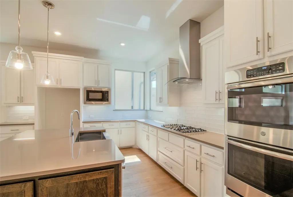 8221 Folcroft Lane Dallas TX 75231