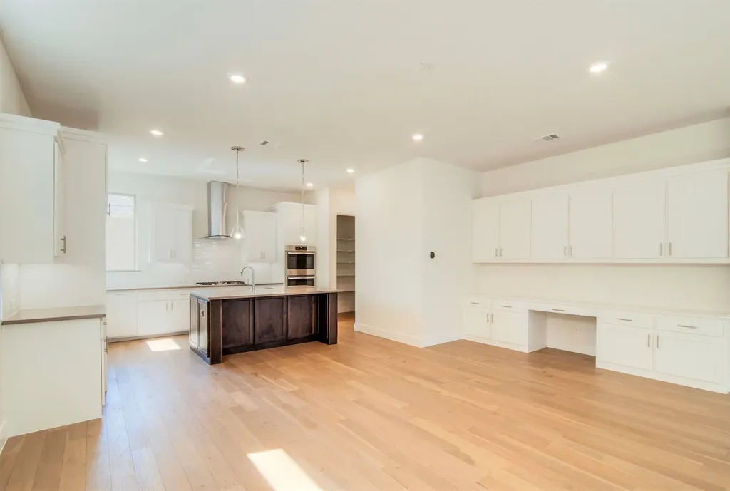 8221 Folcroft Lane Dallas TX 75231