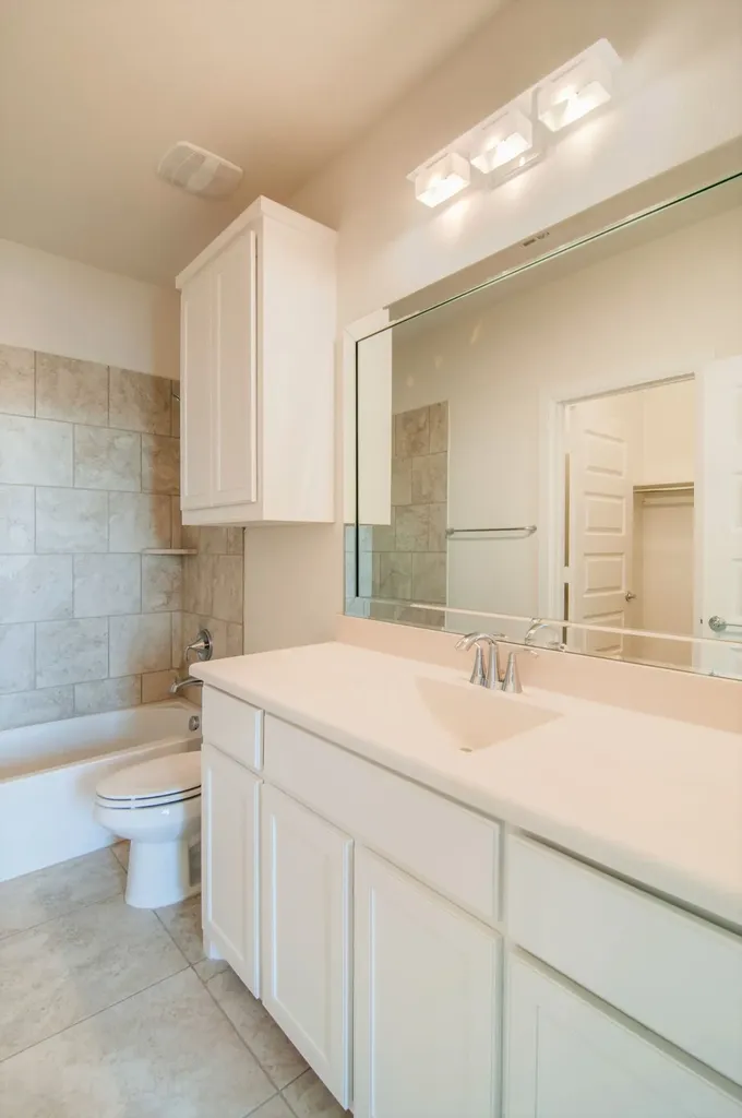 8221 Folcroft Lane Dallas TX 75231