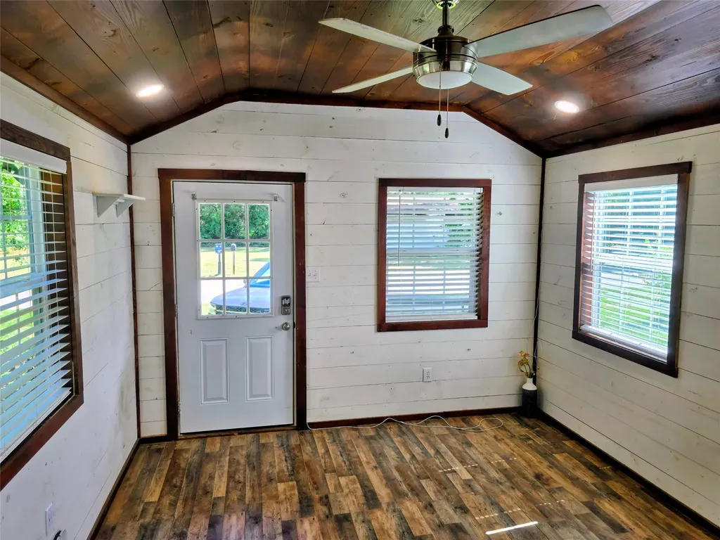 710 County Road 2298 Mineola TX 75773