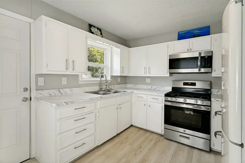 4808 Sherwood Drive River Oaks TX 76114