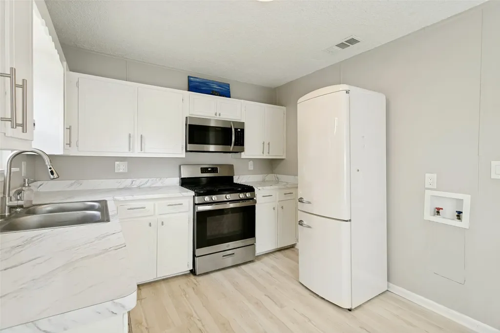 4808 Sherwood Drive River Oaks TX 76114