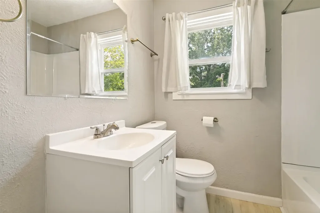 4808 Sherwood Drive River Oaks TX 76114