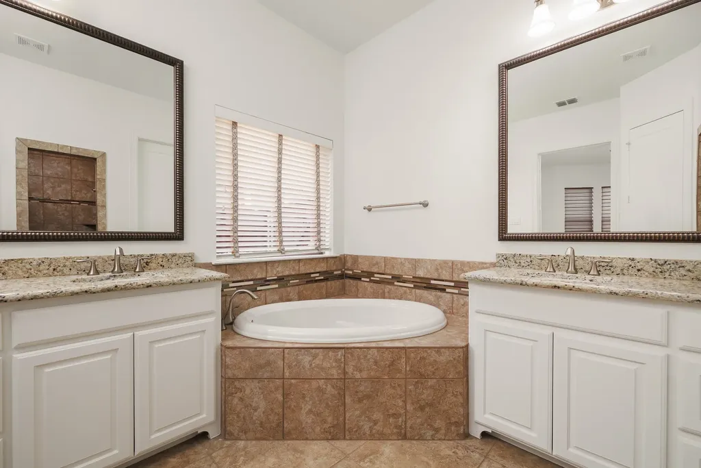 342 Park Hill Lane Grapevine TX 76051