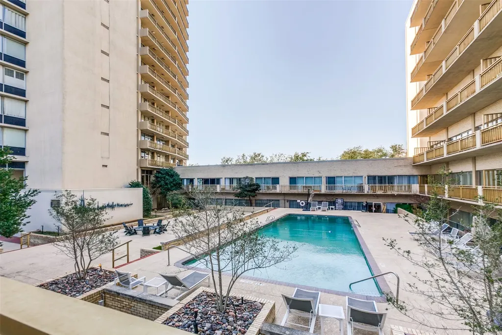6211 W Northwest Highway Dallas TX 75225