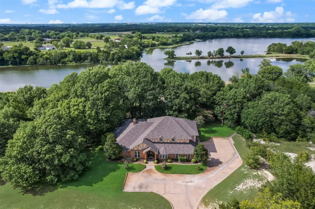 235 Taylor Road Waxahachie TX 75165