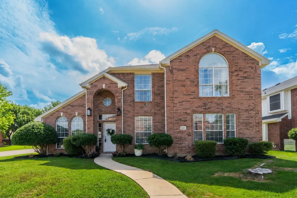 801 Cobblestone Drive Lewisville TX 75067