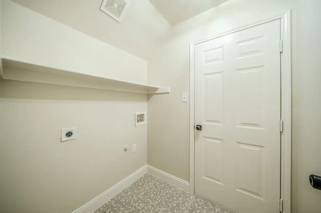 801 Cobblestone Drive Lewisville TX 75067