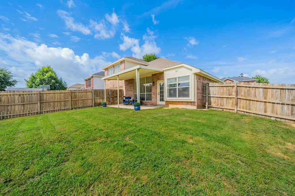 801 Cobblestone Drive Lewisville TX 75067