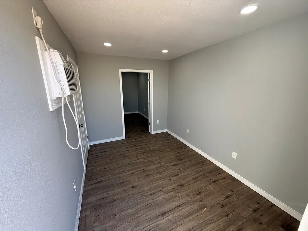 1465 E Renfro Street Burleson TX 76028