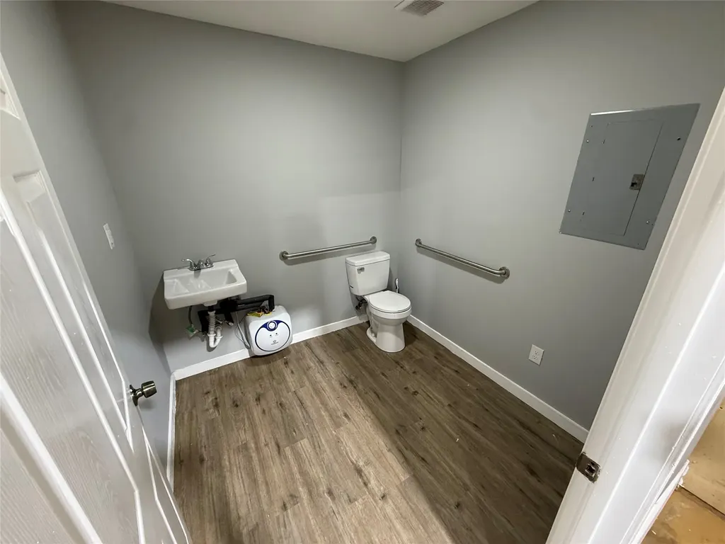 1465 E Renfro Street Burleson TX 76028