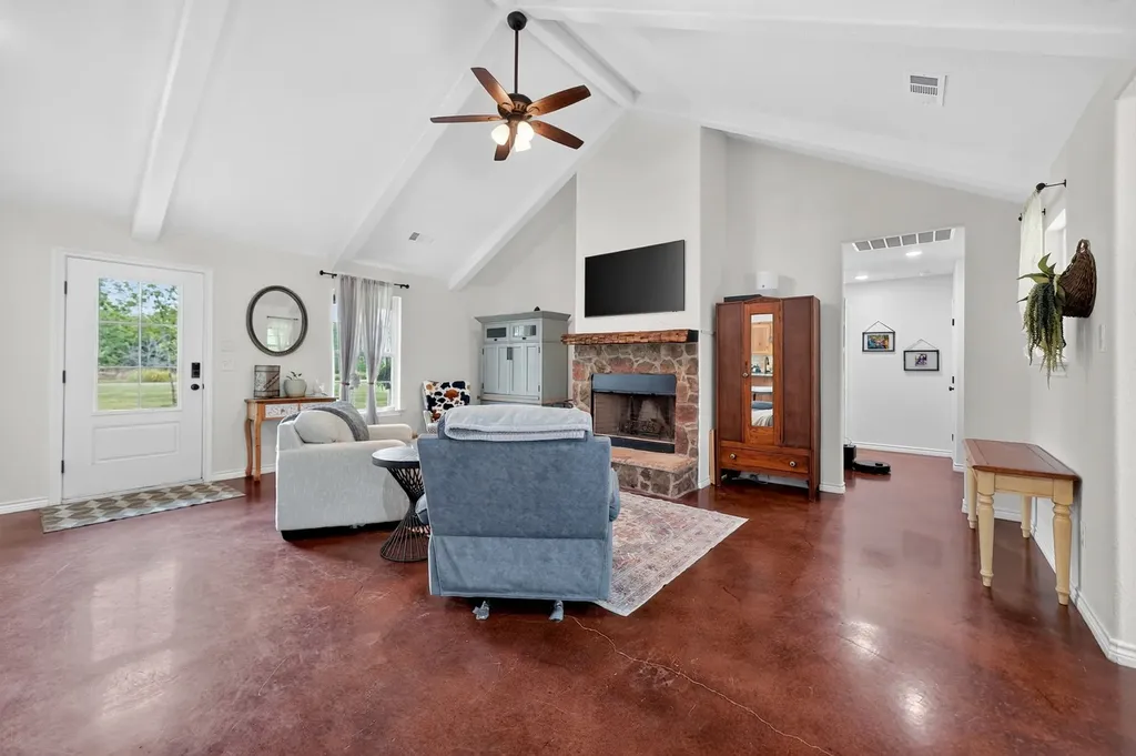 5198 County Road 2507 Caddo Mills TX 75135