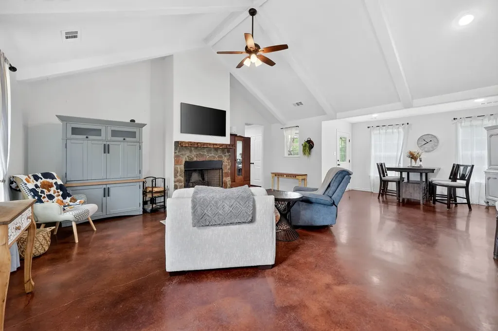 5198 County Road 2507 Caddo Mills TX 75135