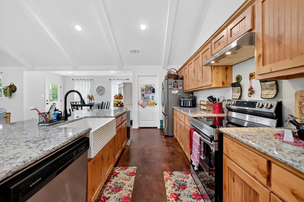5198 County Road 2507 Caddo Mills TX 75135