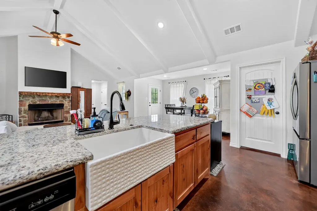 5198 County Road 2507 Caddo Mills TX 75135