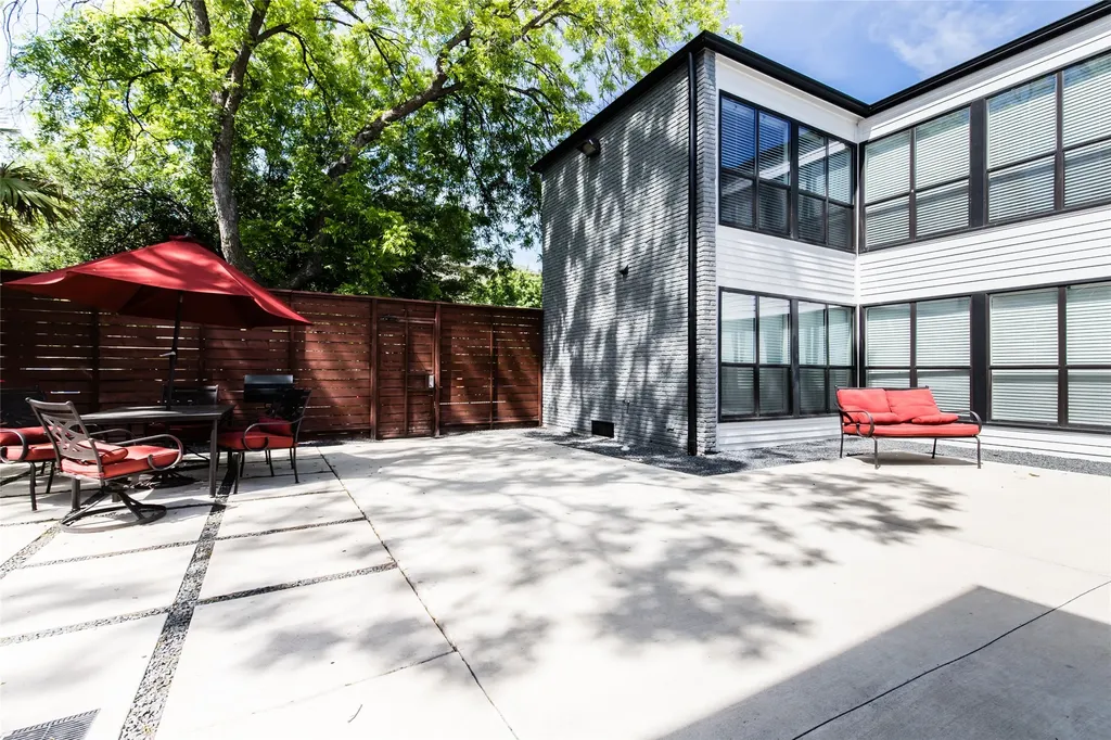 2806 Reagan Street Dallas TX 75219