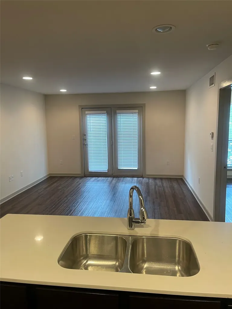 2806 Reagan Street Dallas TX 75219