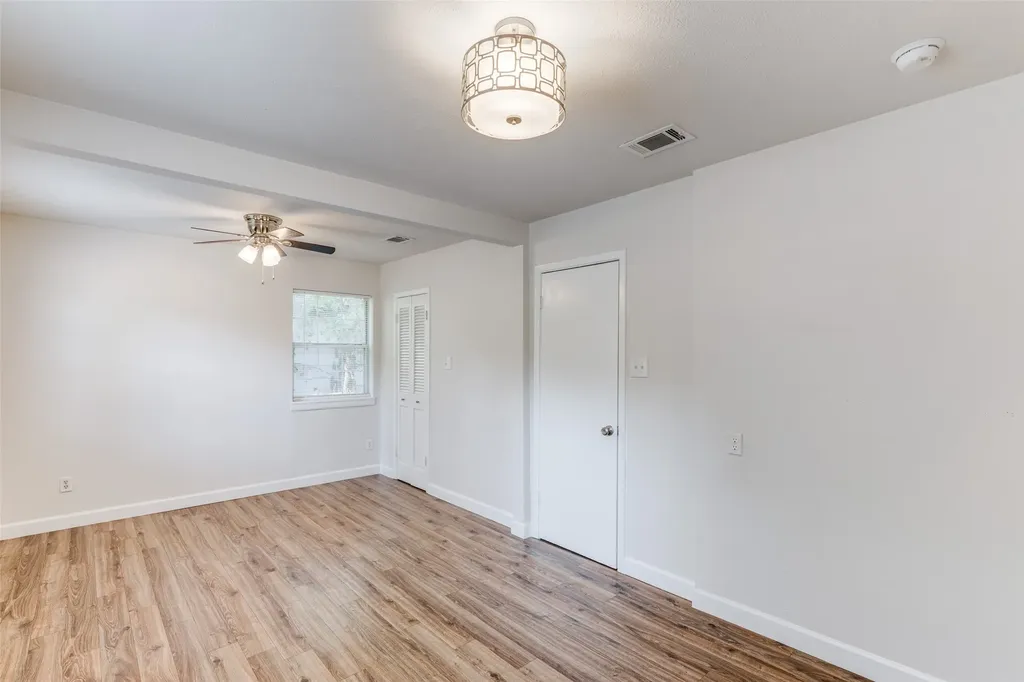 852 Northwood Road Fort Worth TX 76107