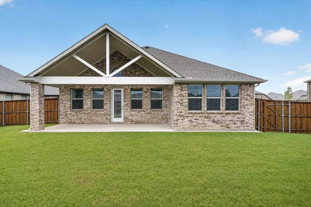 1316 Parkdale Street Forney TX 75126