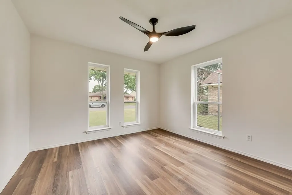 3914 Shady Hollow Lane Dallas TX 75233