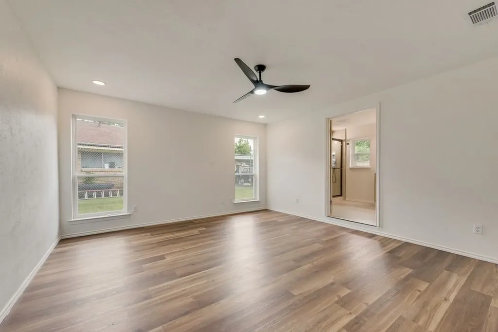 3914 Shady Hollow Lane Dallas TX 75233