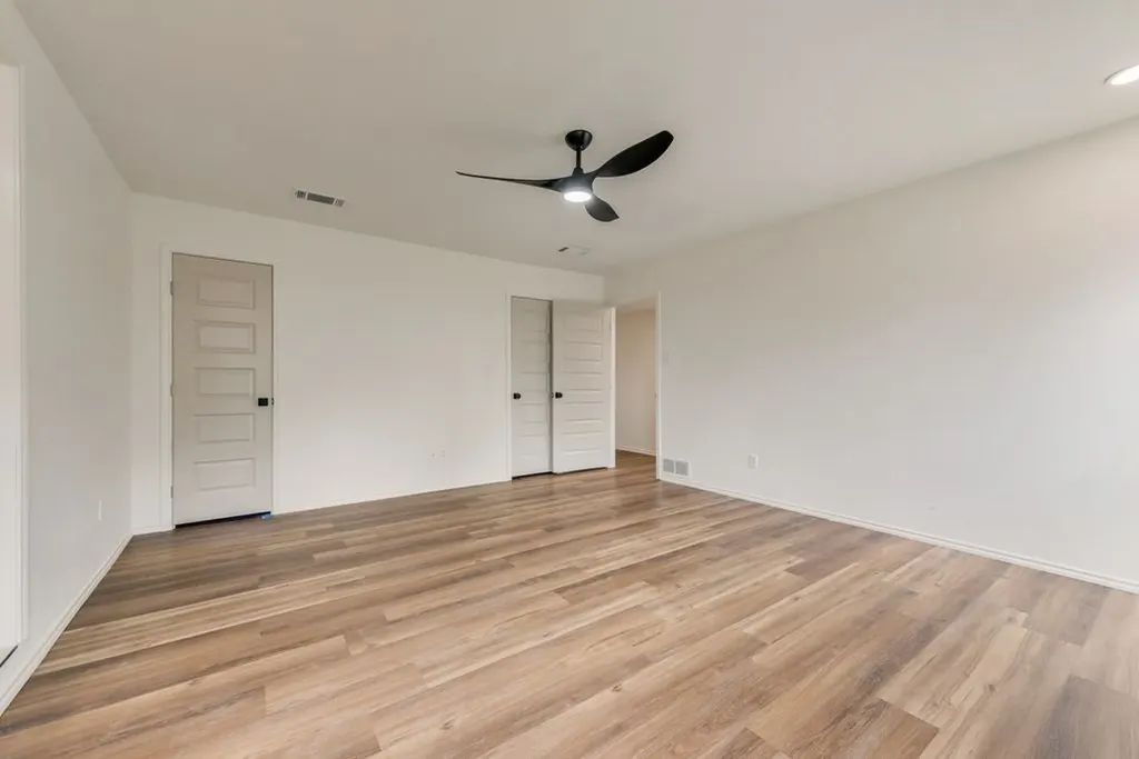 3914 Shady Hollow Lane Dallas TX 75233