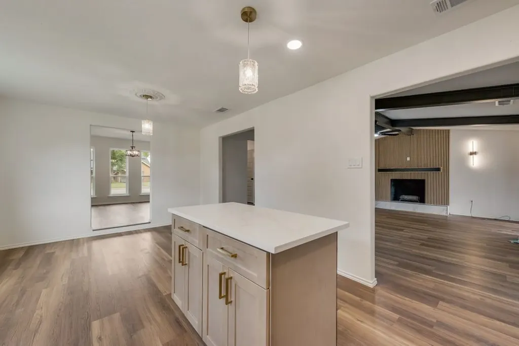 3914 Shady Hollow Lane Dallas TX 75233