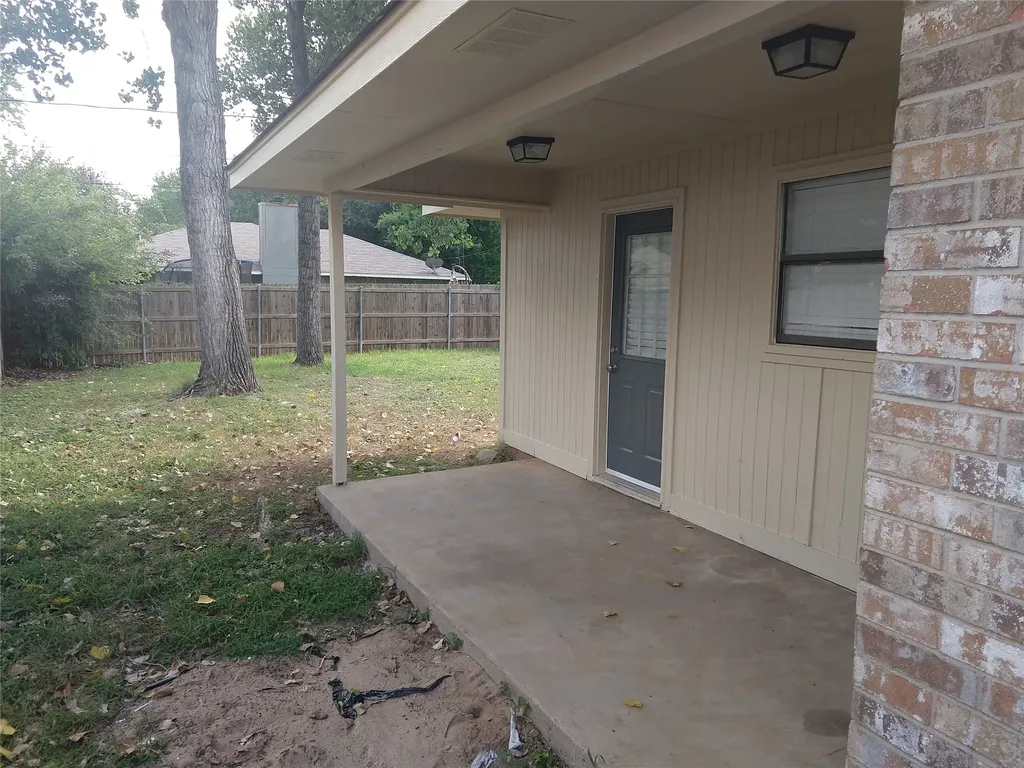 3610 Westgrove Drive Arlington TX 76001