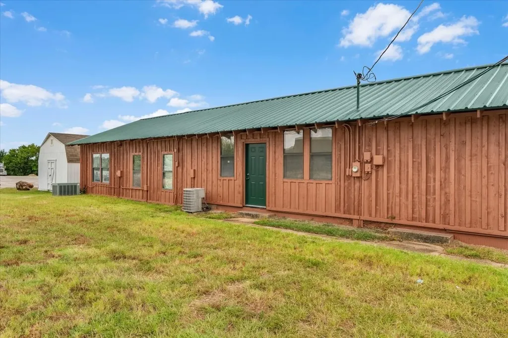 1214 Mineral Wells Highway Weatherford TX 76086