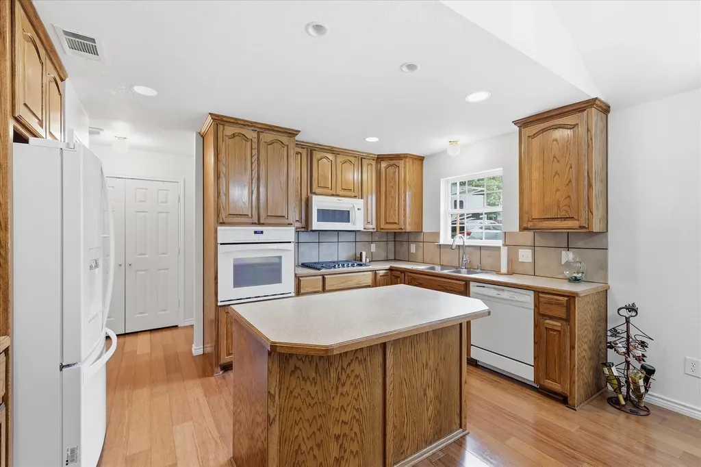 306 Oak Drive Argyle TX 76226