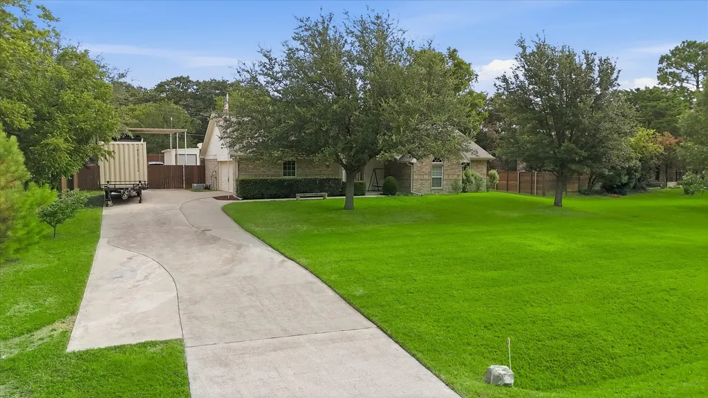 306 Oak Drive Argyle TX 76226