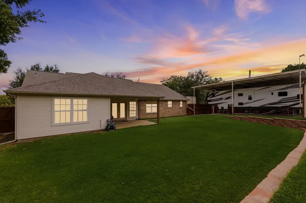306 Oak Drive Argyle TX 76226