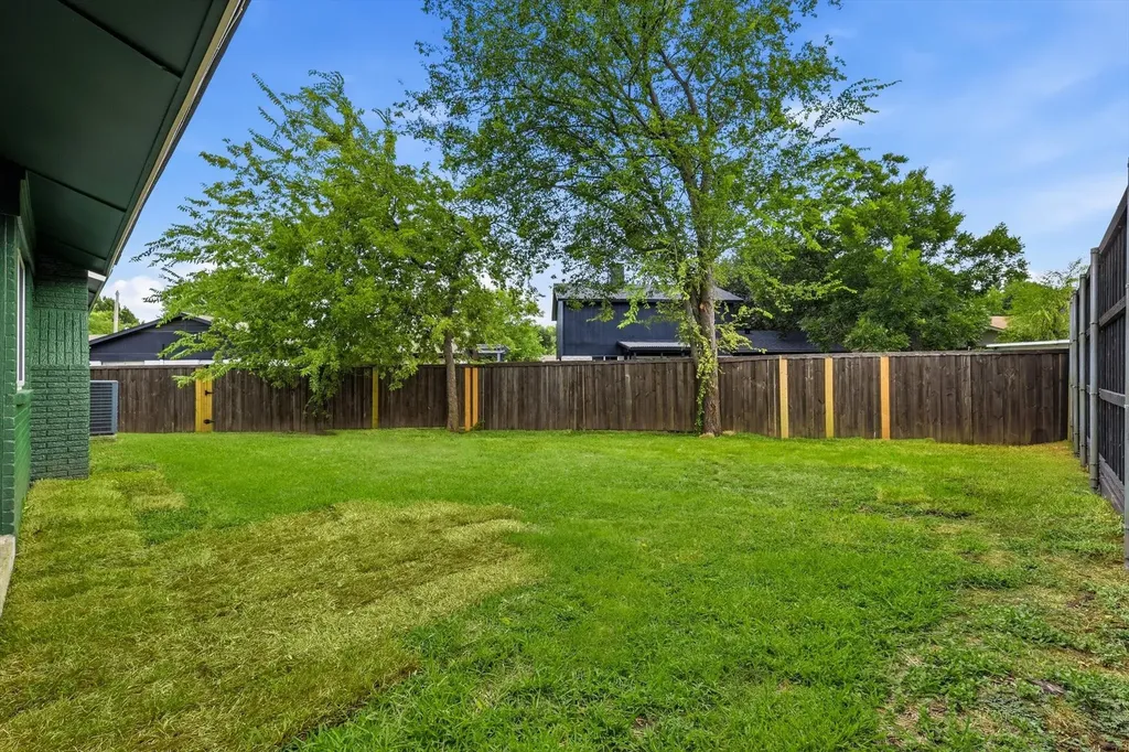 526 Village Drive Lewisville TX 75067