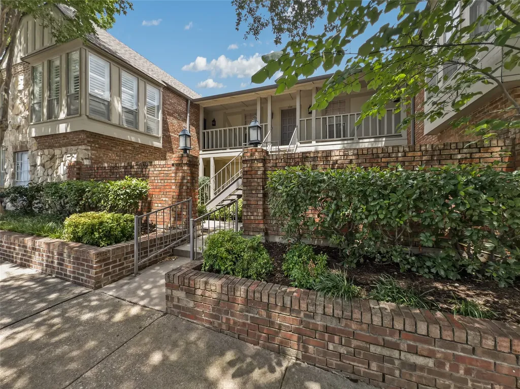15922 Club Crest Drive Dallas TX 75248