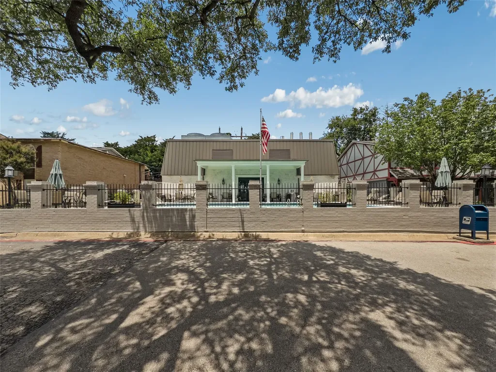 15922 Club Crest Drive Dallas TX 75248